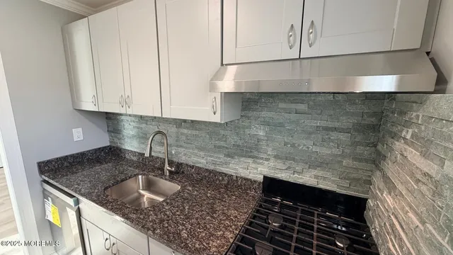 $2,250 | 420 Cross Road, Unit B16, Matawan, NJ 07747