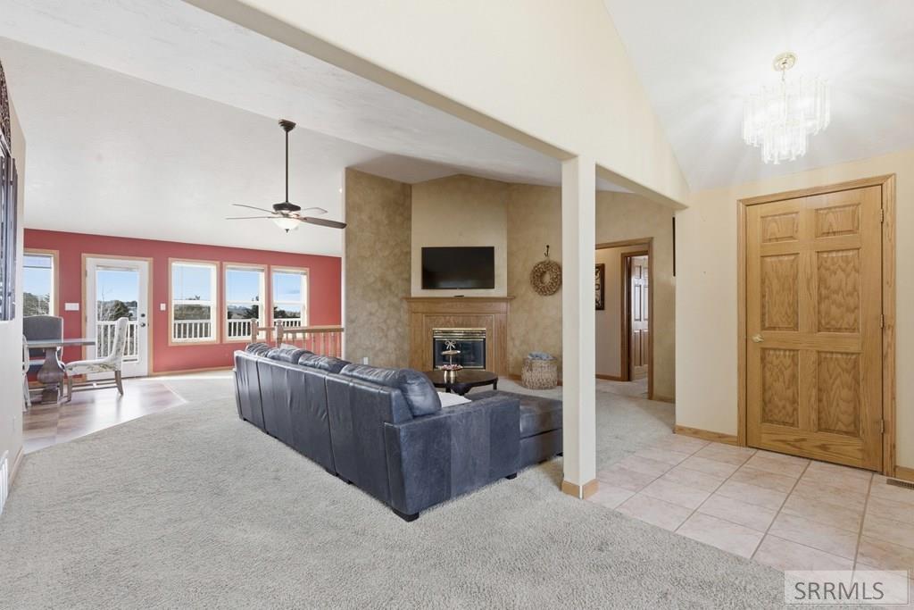6002 East Sunnyside Road Idaho Falls, ID 83406 - Photo 11 of 76 Living Room
