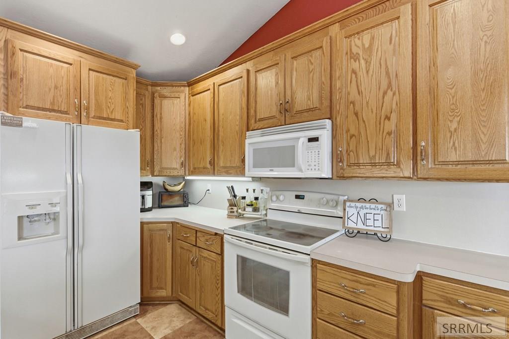 6002 East Sunnyside Road Idaho Falls, ID 83406 - Photo 20 of 76 Kitchen