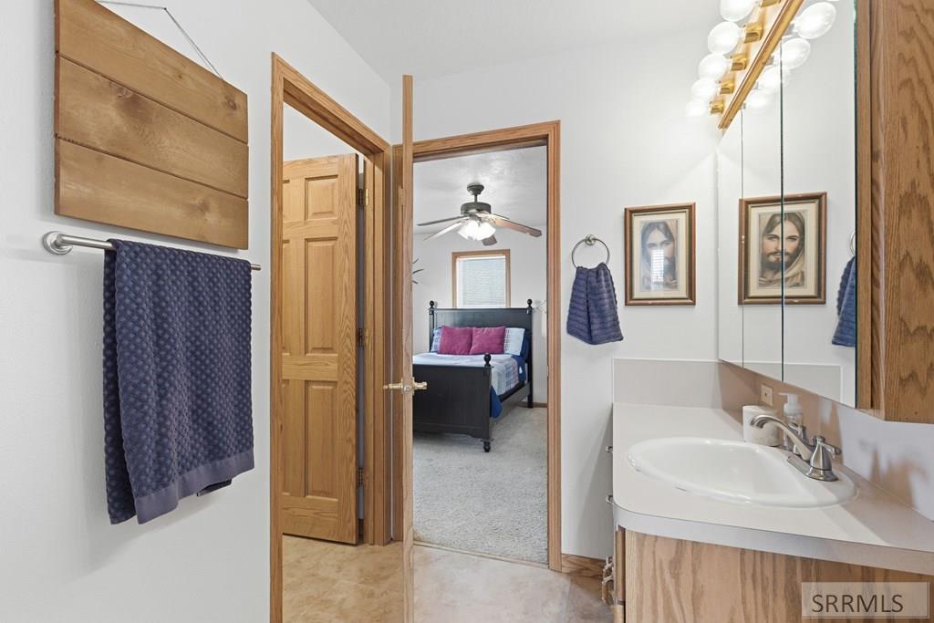 6002 East Sunnyside Road Idaho Falls, ID 83406 - Photo 36 of 76 Bathroom 2