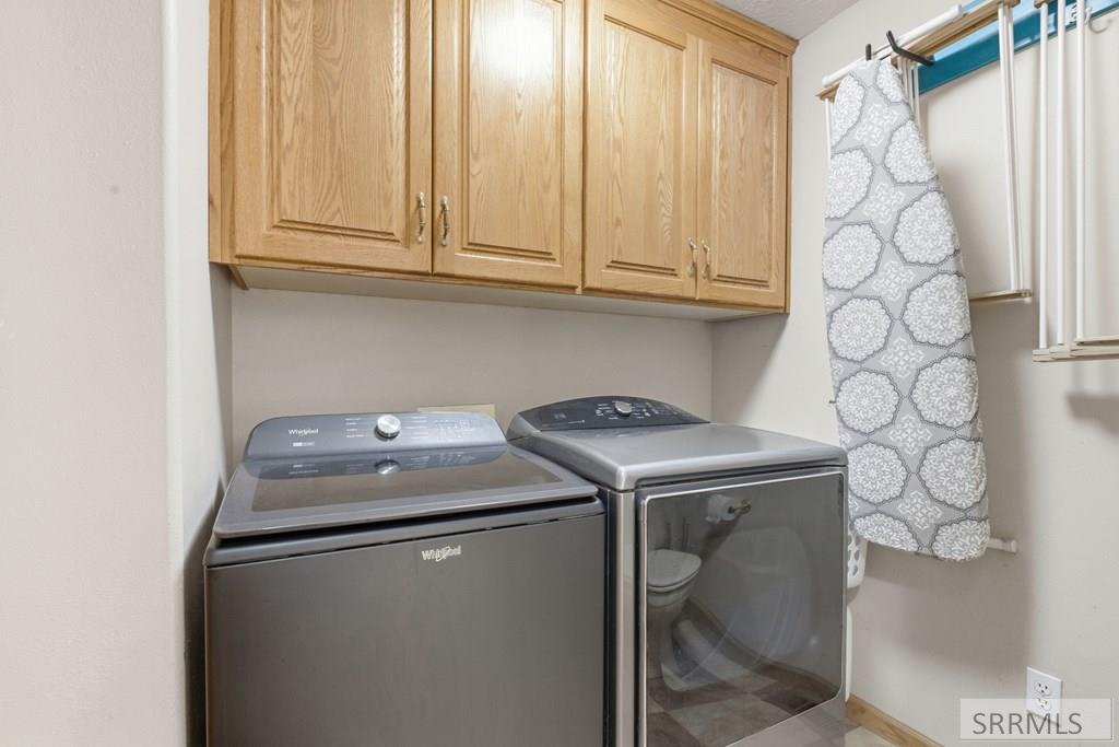 6002 East Sunnyside Road Idaho Falls, ID 83406 - Photo 42 of 76 Laundry