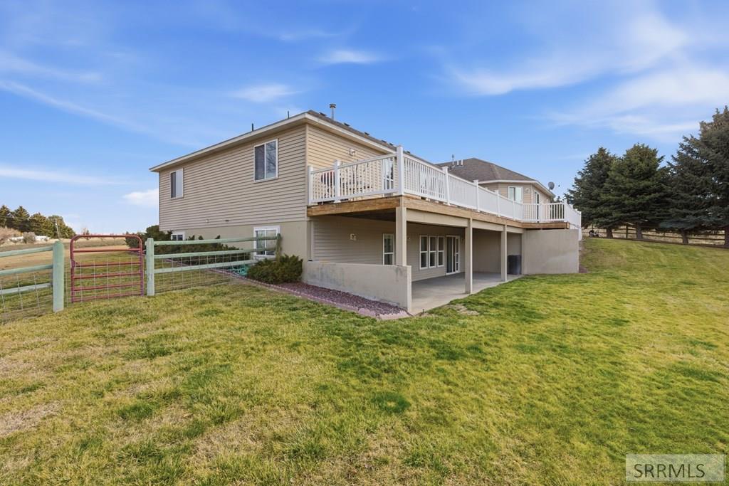 6002 East Sunnyside Road Idaho Falls, ID 83406 - Photo 60 of 76 Back Exterior