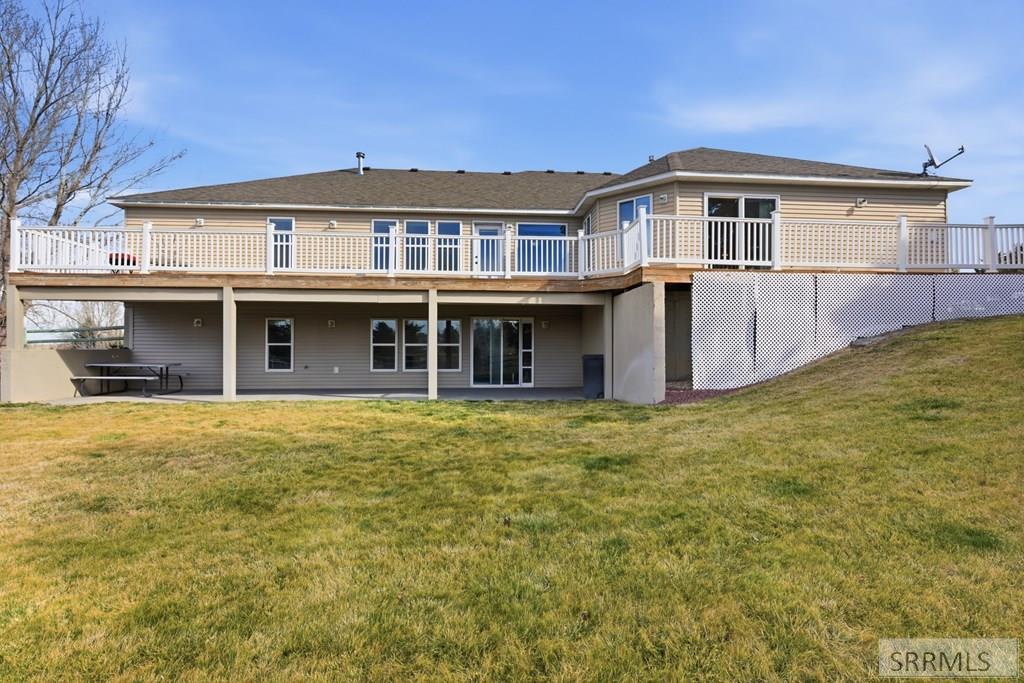 6002 East Sunnyside Road Idaho Falls, ID 83406 - Photo 61 of 76 Back Exterior
