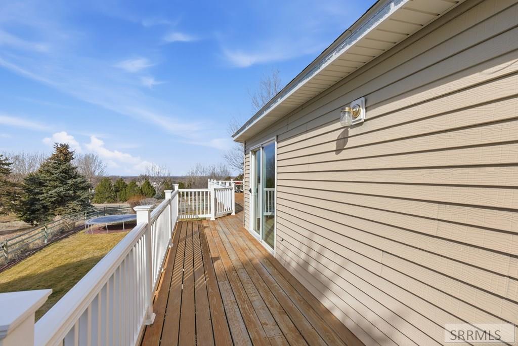 6002 East Sunnyside Road Idaho Falls, ID 83406 - Photo 65 of 76 Back Exterior