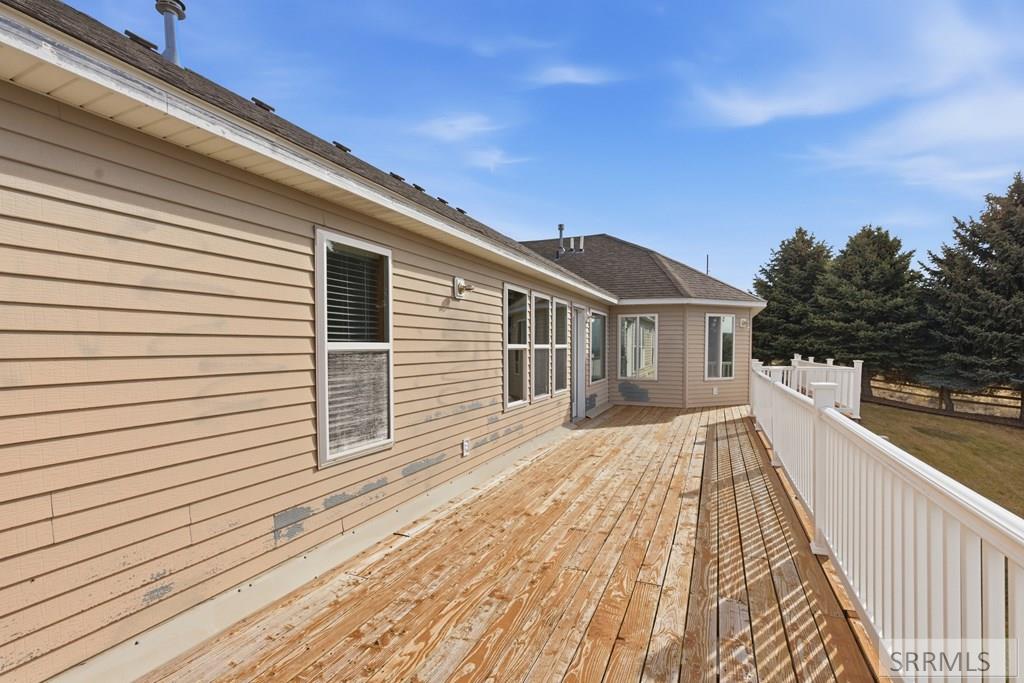 6002 East Sunnyside Road Idaho Falls, ID 83406 - Photo 66 of 76 Back Exterior