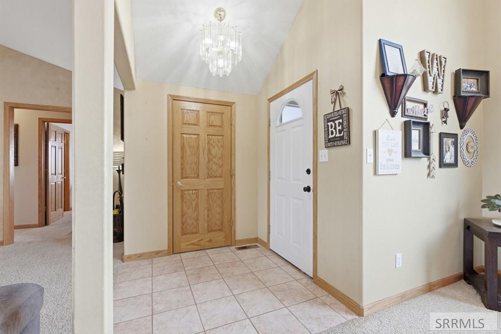 6002 East Sunnyside Road Idaho Falls, ID 83406 - Photo 7 of 76 Front Entry