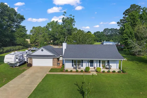 $375,000 | 188 Julie Lane, Stonewall, LA 71078