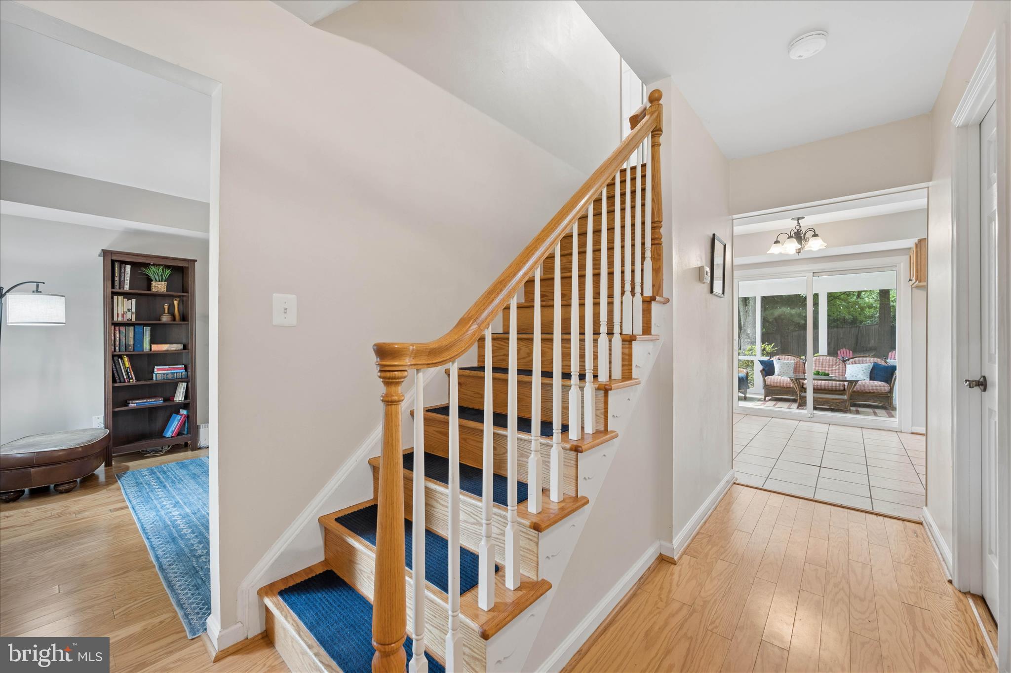 19804 Westerly Avenue Poolesville, MD 20837 - Photo 30 of 60 Staircase