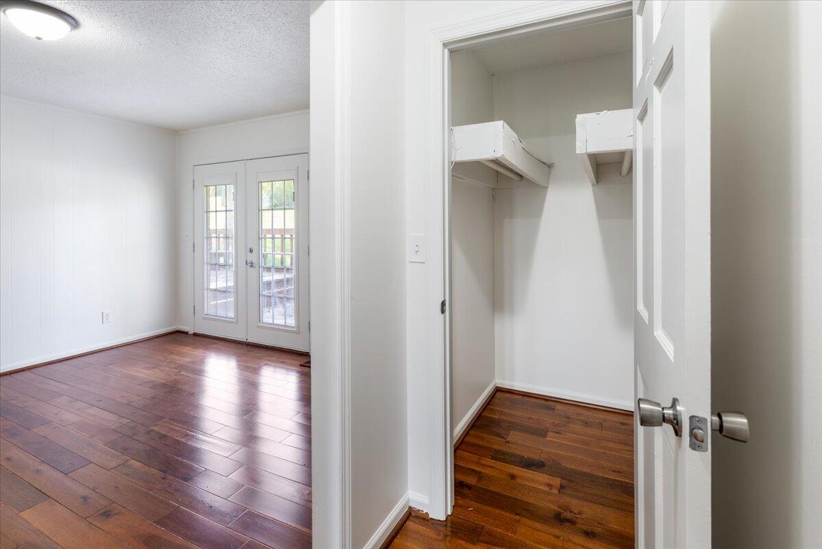 1226 King Arthur Road Chattanooga, TN 37421 - Photo 11 of 42 Closet