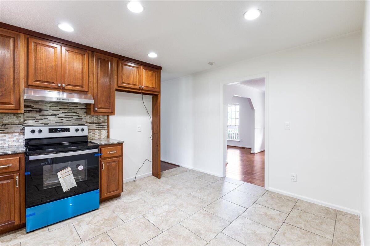 1226 King Arthur Road Chattanooga, TN 37421 - Photo 12 of 42 Kitchen