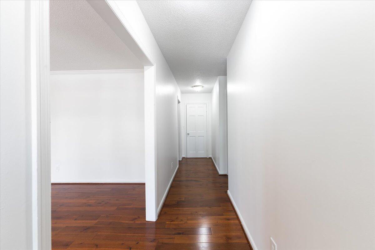 1226 King Arthur Road Chattanooga, TN 37421 - Photo 13 of 42 Hallway