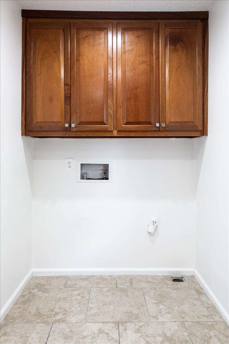 1226 King Arthur Road Chattanooga, TN 37421 - Photo 15 of 42 Laundry room