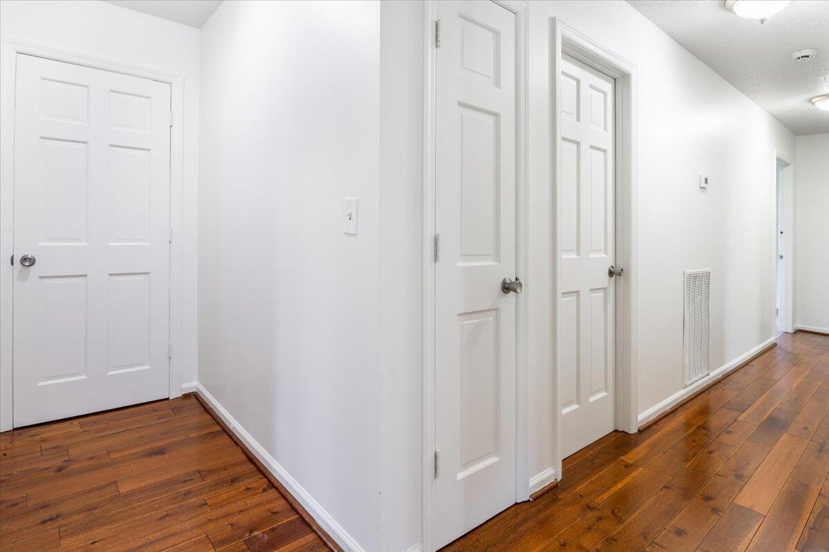 1226 King Arthur Road Chattanooga, TN 37421 - Photo 16 of 42 Hallway