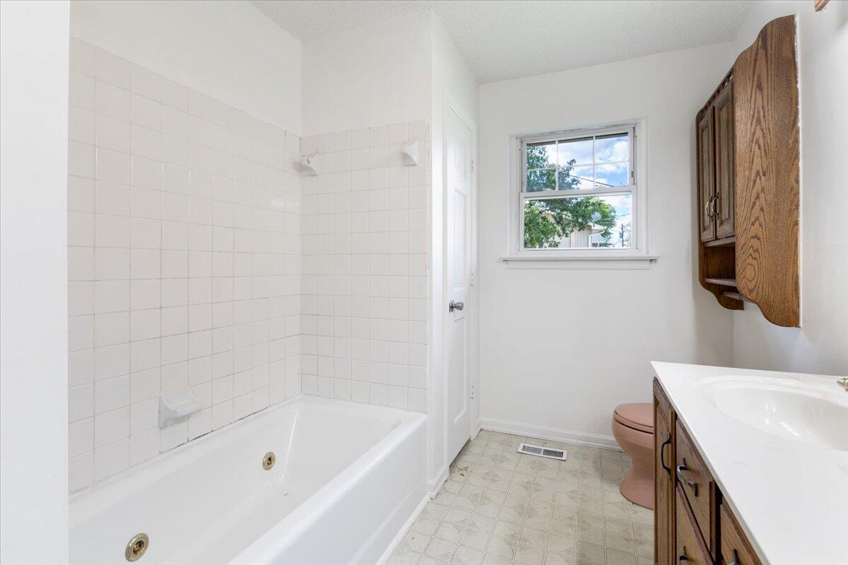 1226 King Arthur Road Chattanooga, TN 37421 - Photo 18 of 42 Bathroom 1