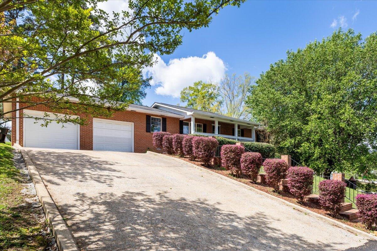 1226 King Arthur Road Chattanooga, TN 37421 - Photo 34 of 42 Driveway