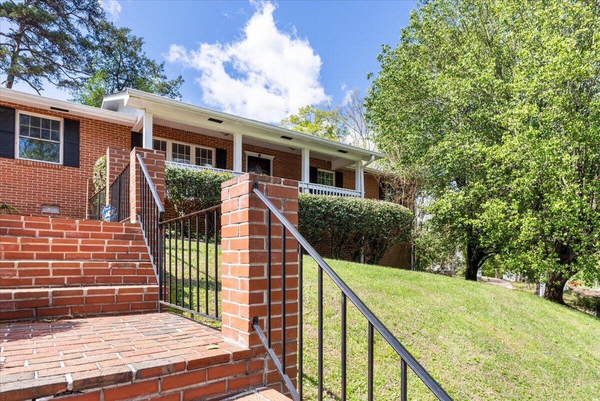 1226 King Arthur Road Chattanooga, TN 37421 - Photo 35 of 42 Stairs