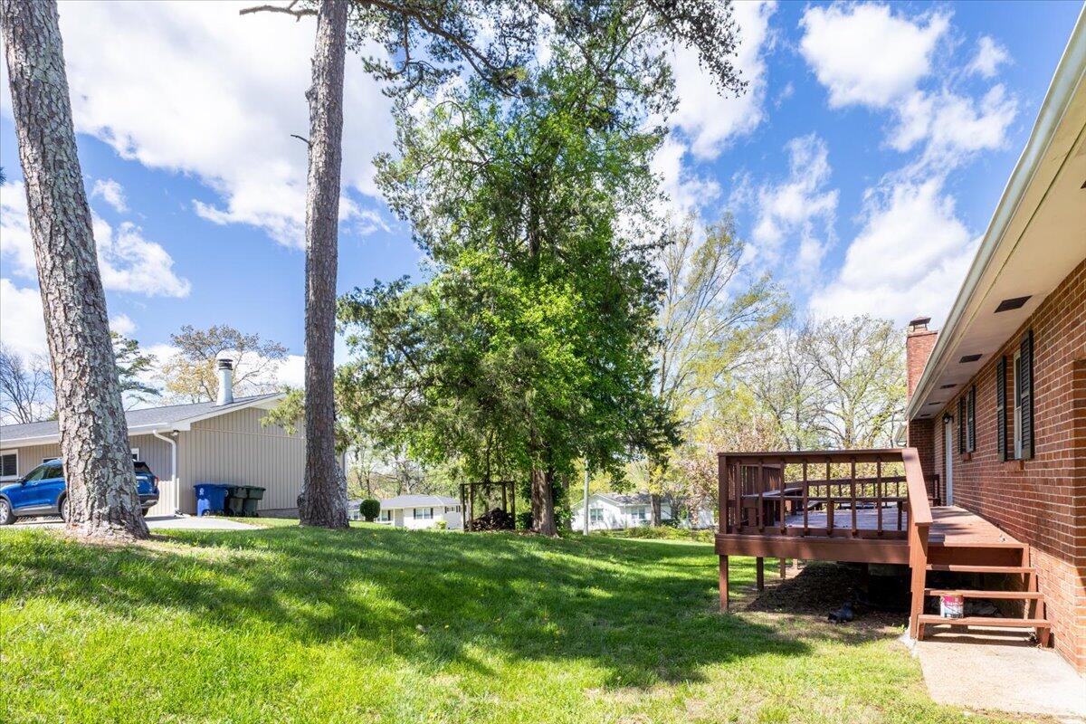 1226 King Arthur Road Chattanooga, TN 37421 - Photo 38 of 42 Back deck