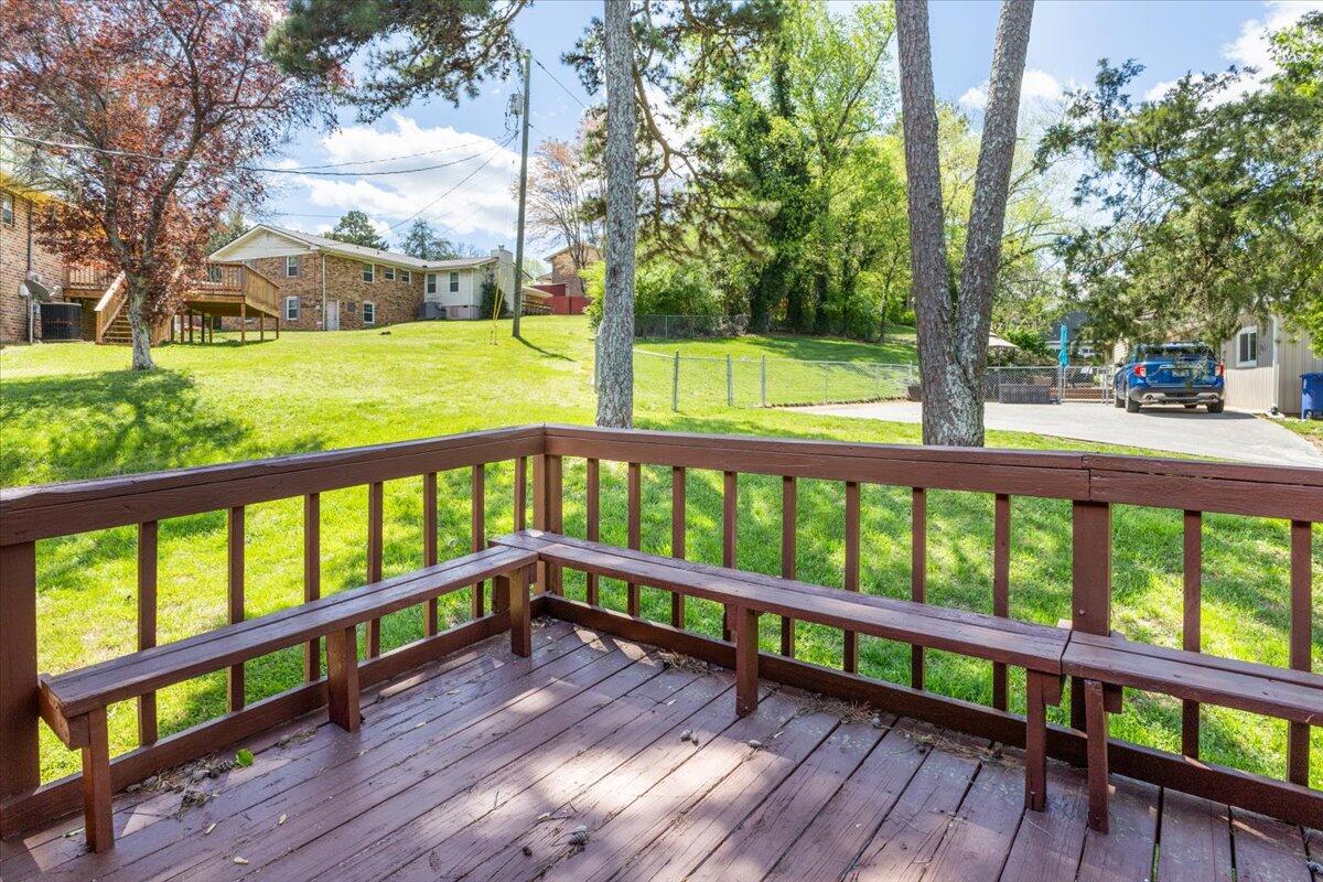 1226 King Arthur Road Chattanooga, TN 37421 - Photo 40 of 42 Back deck