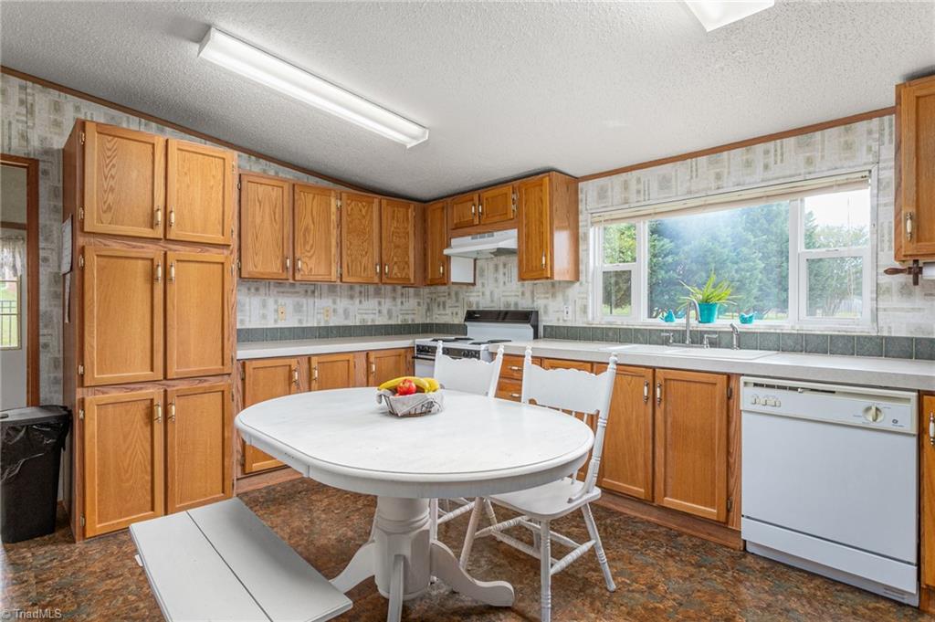 1149 Plantation Way Trinity, NC 27370 - Photo 11 of 45