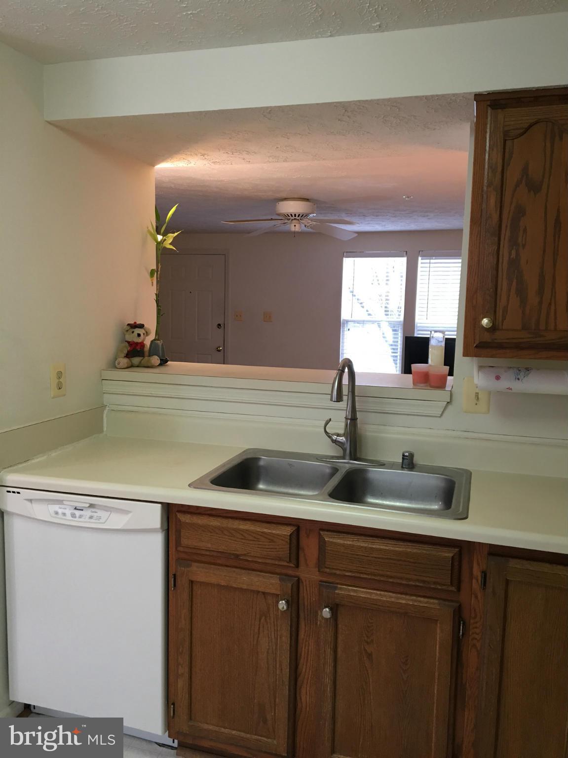 582 Quaker Ridge Court Arnold, MD 21012 - Photo 5 of 21 Kitchen