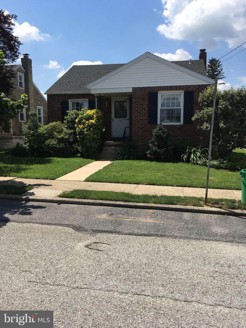 842 East Maple Street York, PA 17403 - Photo 1 of 16
