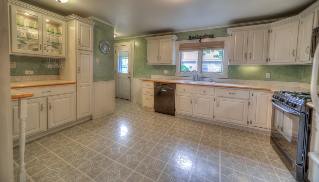 57 Lennox Road Nahant, MA 01908 - Photo 3 of 29 Gallery Image 3