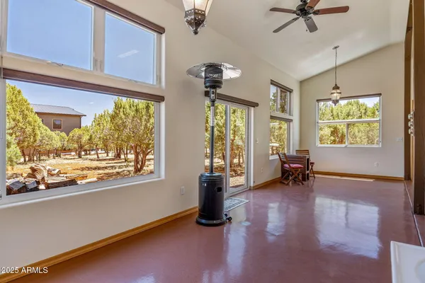 $950,000 | 2335 Voyager Circle, Overgaard, AZ 85933