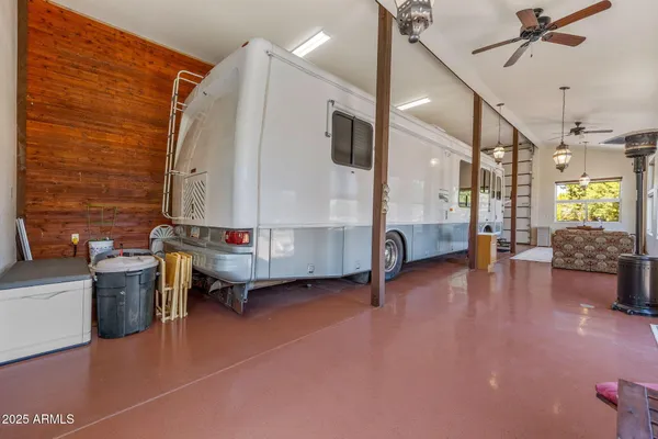 $895,000 | 2335 Voyager Circle, Overgaard, AZ 85933