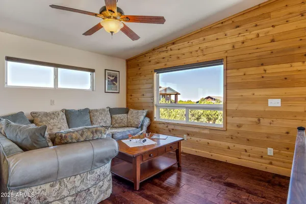 $950,000 | 2335 Voyager Circle, Overgaard, AZ 85933