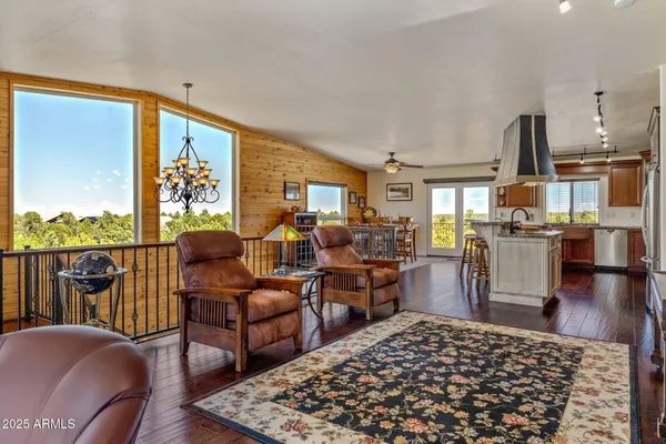 $895,000 | 2335 Voyager Circle, Overgaard, AZ 85933