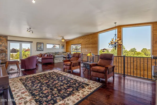 $950,000 | 2335 Voyager Circle, Overgaard, AZ 85933