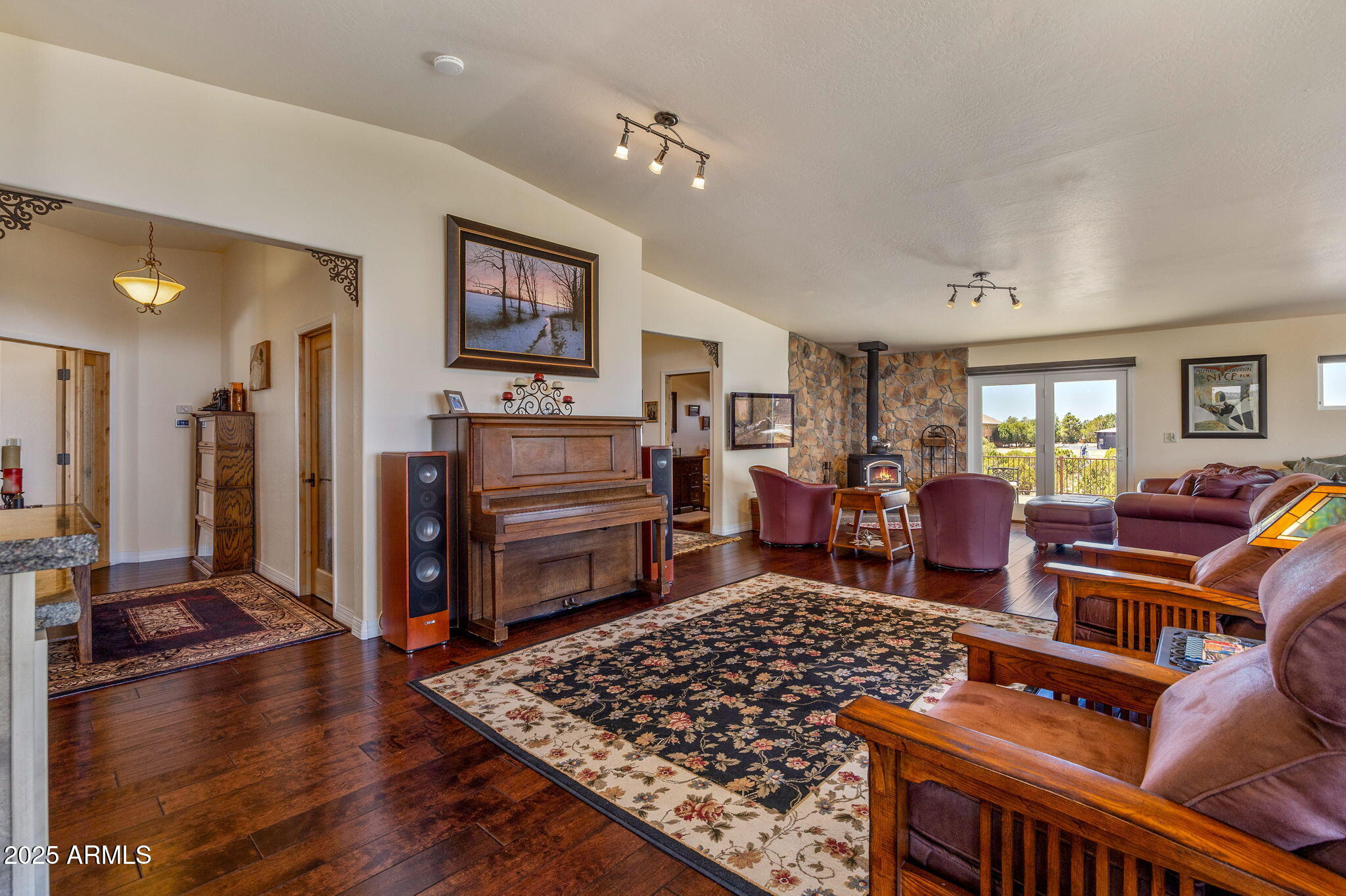 2335 Voyager Circle Overgaard, AZ 85933 - Photo 20 of 64 2335VoyagerCir-Overgaard-AZ-20