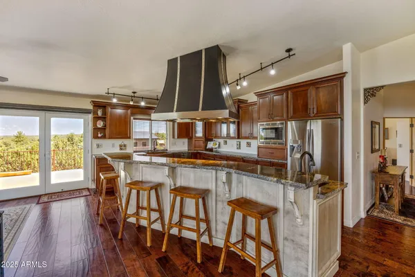 $950,000 | 2335 Voyager Circle, Overgaard, AZ 85933