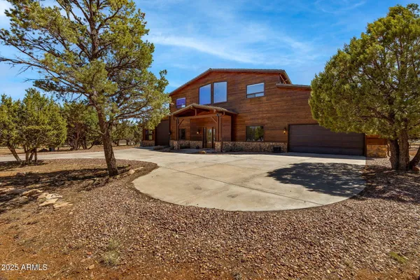 $895,000 | 2335 Voyager Circle, Overgaard, AZ 85933