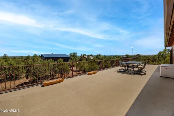 $950,000 | 2335 Voyager Circle, Overgaard, AZ 85933