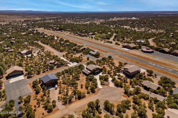 $895,000 | 2335 Voyager Circle, Overgaard, AZ 85933