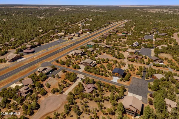 $950,000 | 2335 Voyager Circle, Overgaard, AZ 85933