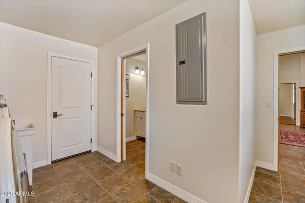 $895,000 | 2335 Voyager Circle, Overgaard, AZ 85933