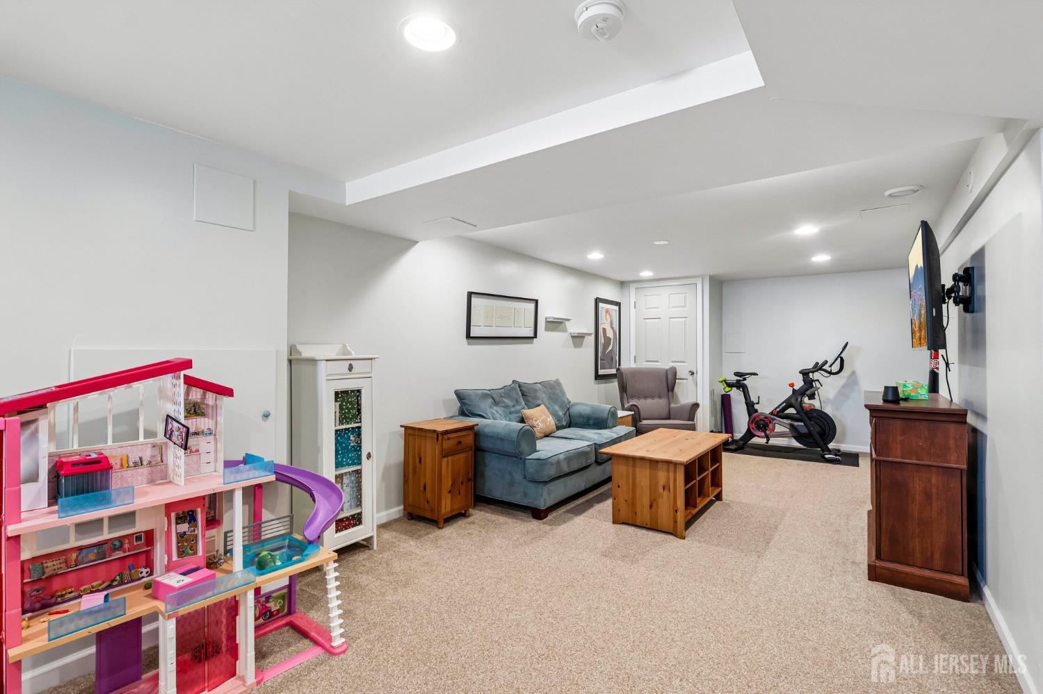 13 Highview Road East Brunswick, NJ 08816 - Photo 25 of 34 Gallery Image 25