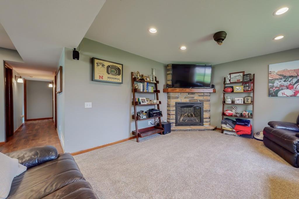 4847 Spire Lane Northwest Rochester, MN 55901 - Photo 12 of 28 Gallery Image 12