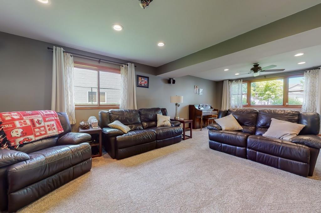 4847 Spire Lane Northwest Rochester, MN 55901 - Photo 10 of 28 Gallery Image 10
