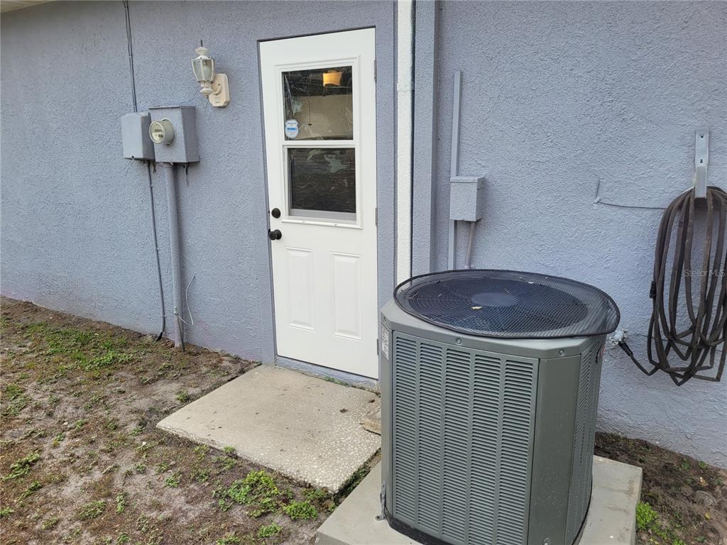 7809 Rusty Oak Drive New Port Richey, FL 34653 - Photo 23 of 24 East Side of Home