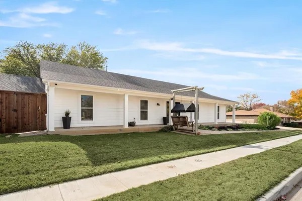 $815,000 | 1706 Dunn Street, Grapevine, TX 76051