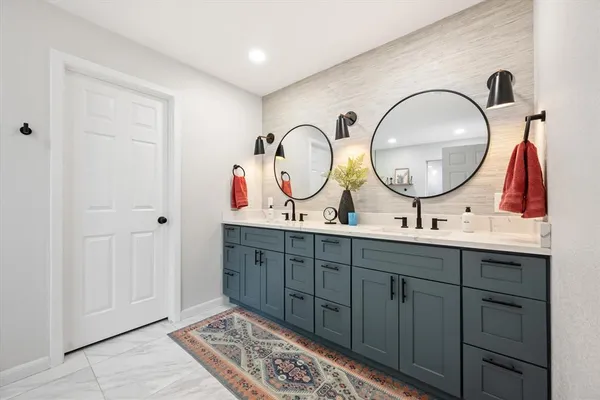$815,000 | 1706 Dunn Street, Grapevine, TX 76051