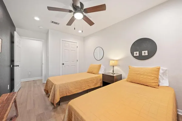 $815,000 | 1706 Dunn Street, Grapevine, TX 76051
