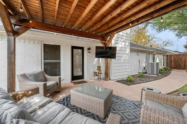 $815,000 | 1706 Dunn Street, Grapevine, TX 76051