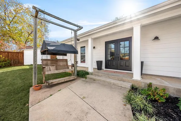 $815,000 | 1706 Dunn Street, Grapevine, TX 76051