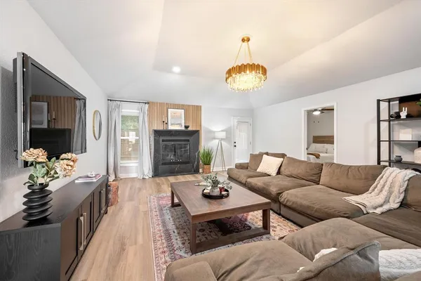 $815,000 | 1706 Dunn Street, Grapevine, TX 76051