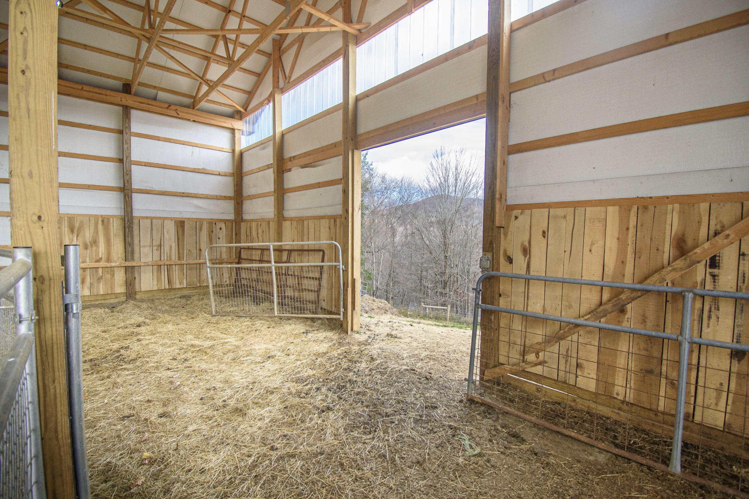 5485 Buffalo Mountain Road Southwest Willis, VA 24380 - Photo 54 of 77 a view of outdoor space with wooden fence