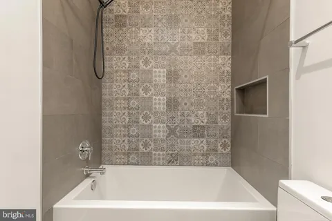 $375,000 | 1605 F Street Northeast, Unit 3, Washington, DC 20002